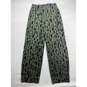 NWT Scoop Women's Leopard Print Green Black Barrel Jeans - Size 0/32" (28x31)